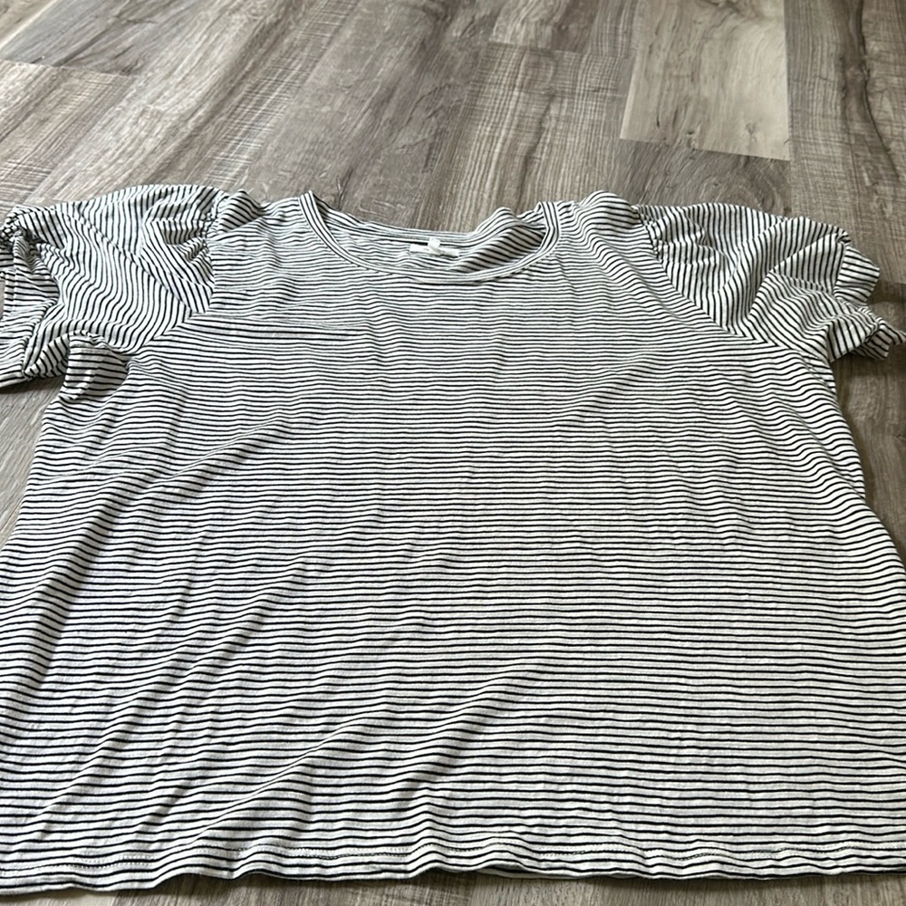 Maurice’s flutter sleeve top